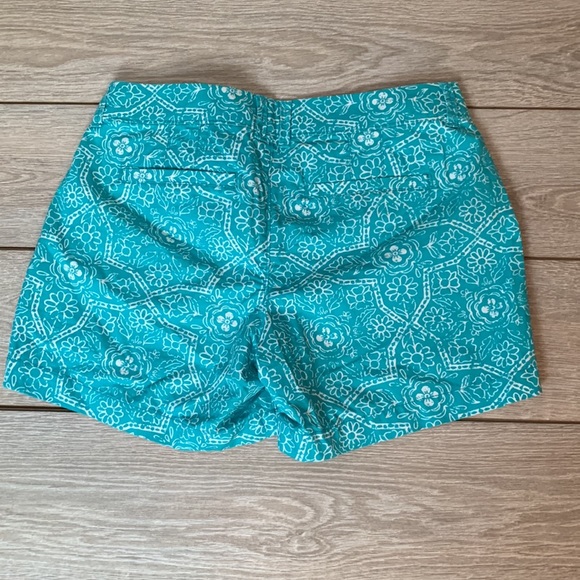 Old Navy Teal and White Floral Print Chino Shorts. Women’s Size 2 - Picture 3 of 6